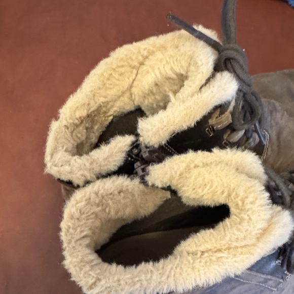 Clarks Brown Fur-Lined Boots - Picture 8 of 11